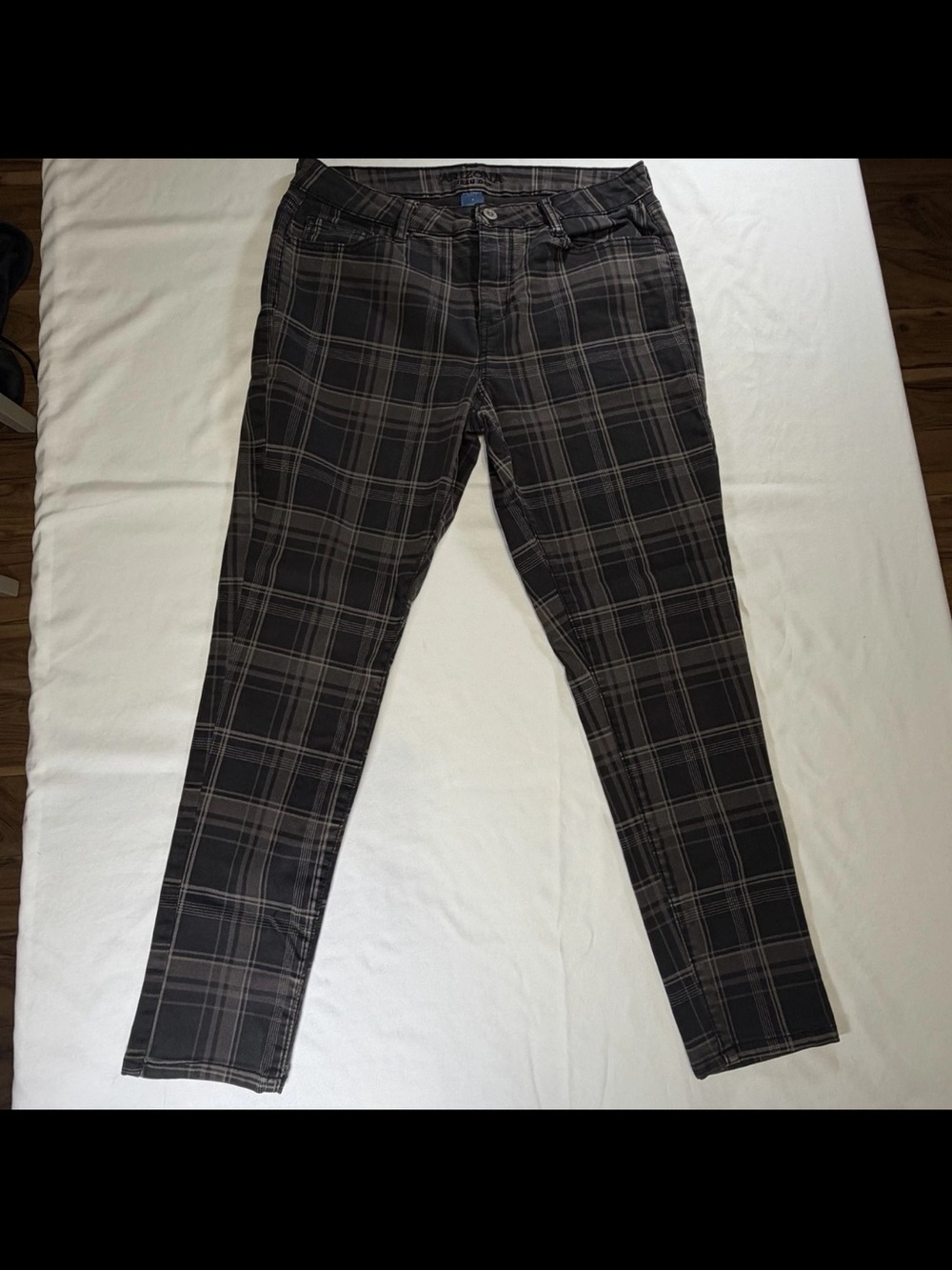 Black & Gray Plaid Slim Pants